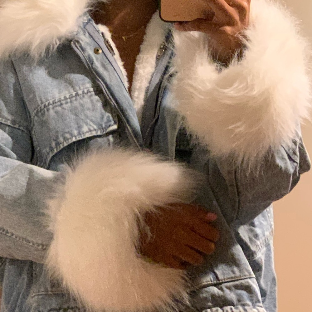 indie XO women’s fuzzy denim jacket - Picture 3 of 4